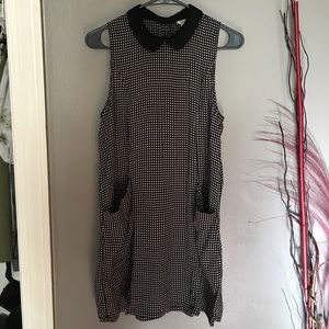 Black and white printed dress w/ pockets