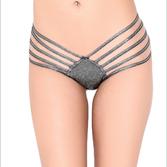 Iheartraves booty shorts