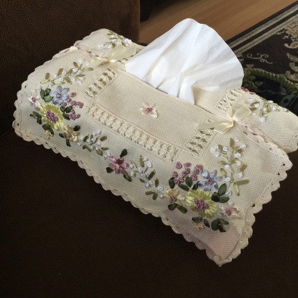 New facial tissue cover