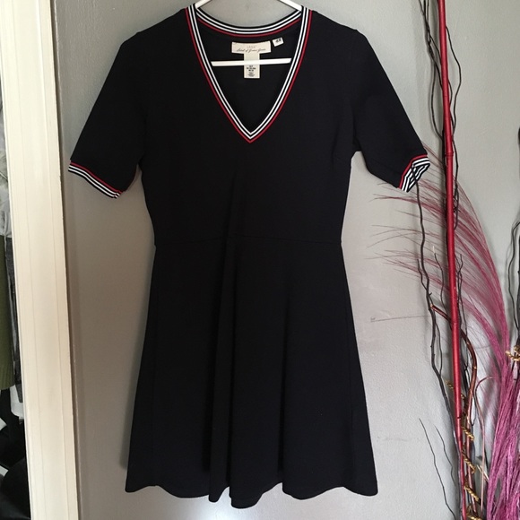 Navy blue/black v-neck tennis dress