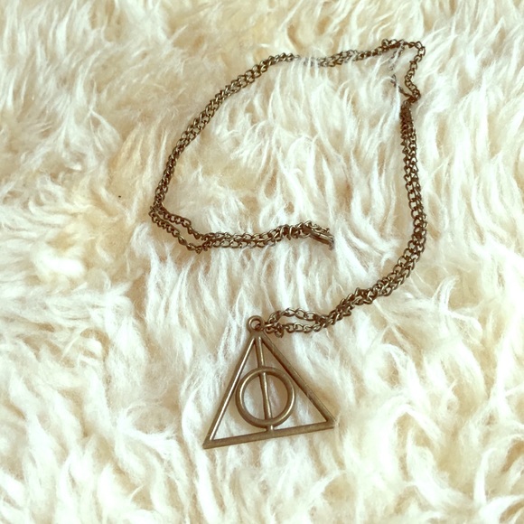 🚫SOLD!!! Deathly hallow locket with long chain!