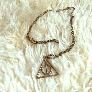 🚫SOLD!!! Deathly hallow locket with long chain!