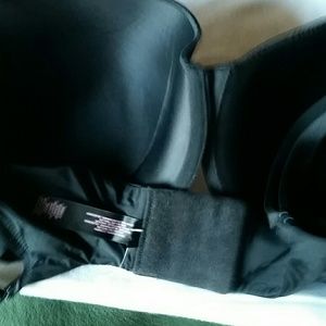 Victoria's Secret Intimates & Sleepwear - New VS Black Lace Bra 36 DD Victoria's Secret Intimates & Sleepwear - New VS Black Lace Bra 36 DD