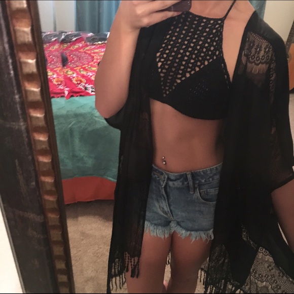 Urban Outfitters Tops - NEW🔥 Black Crochet Crop Top