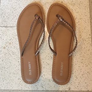 Old Navy bronze braided flip flops
