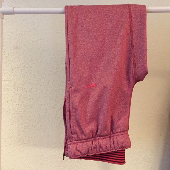 Nike Therma-Fit Sweatpants - Pink
