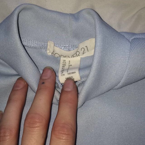 Light blue crop shirt - Picture 2 of 3