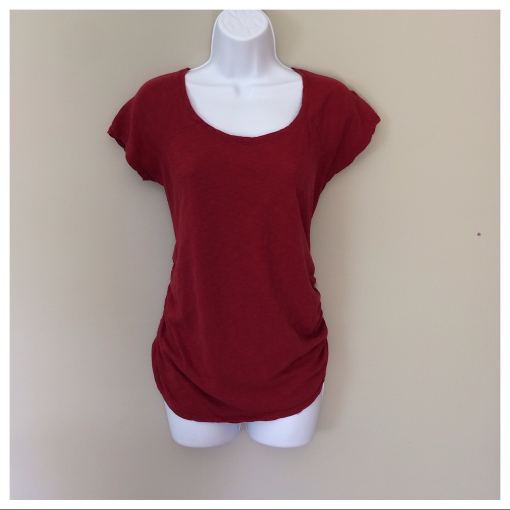 Motherhood Maternity rouched tee.
