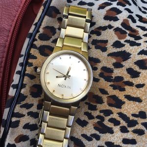 Nixon "Shoot to thrill" 14k