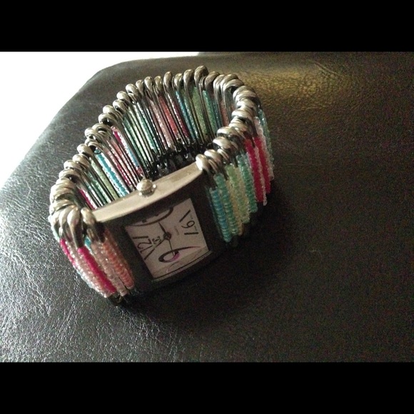 Spring watch - Picture 2 of 2