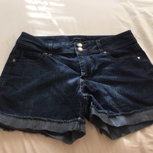 Daisy Fuentes Jean shorts