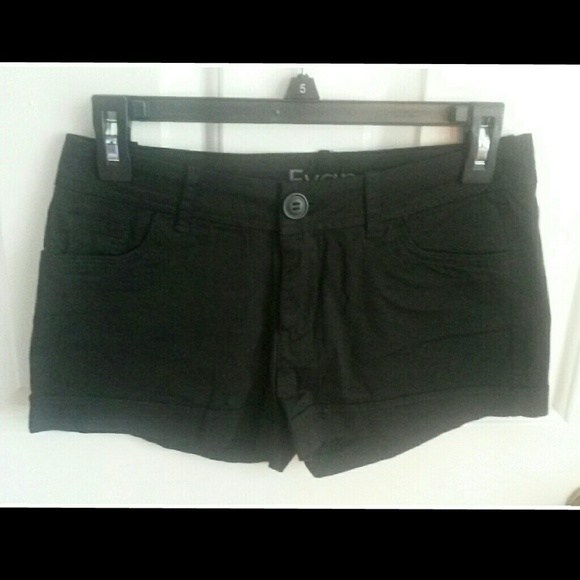 NWOT Delia's Black Shorts Size 3/4