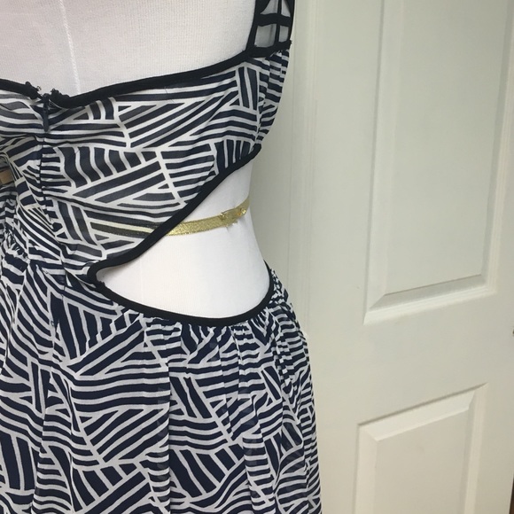 Beautiful and sexy NWOT sheer hi-lo dress. - Picture 4 of 4