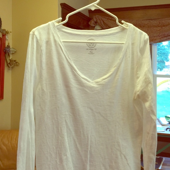 White long sleeve tee shirt