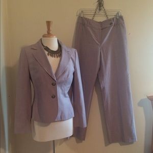 Ann Taylor Signature Fit Pant Suit Light Grey 6