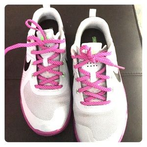 Nike Metcon1 price firm