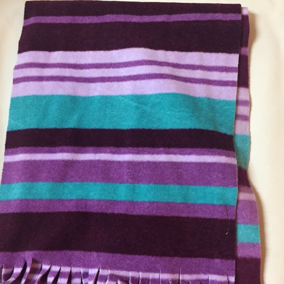 🎉LAST CALL🎉 Fleece Scarf - Picture 3 of 4