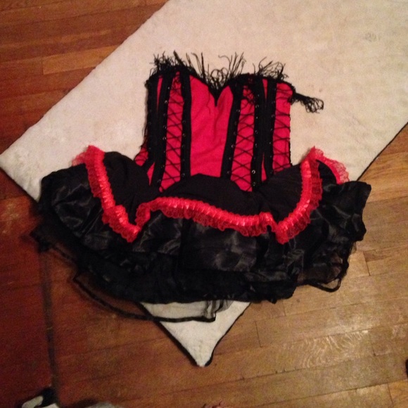 Saloon girl Halloween costume