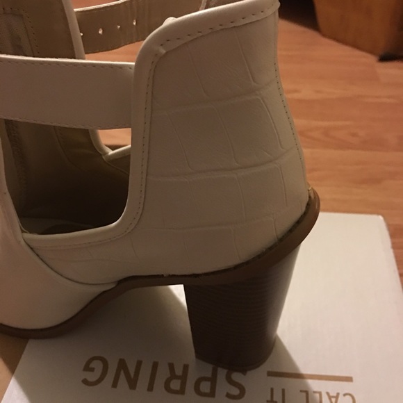 White booties - Picture 3 of 3