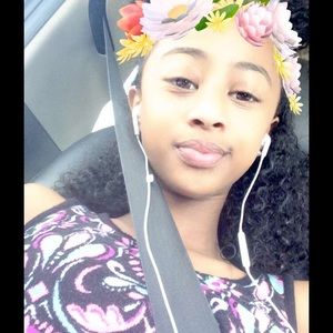 Meet your Posher, Laila