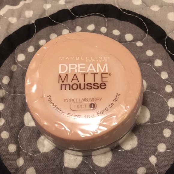 Maybelline Dream Matte Mousse Porcelain/ivory