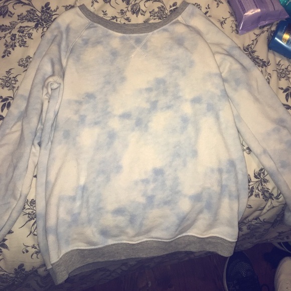 American eagle crewneck sweater