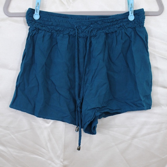 Thin Elastic Waisted Shorts