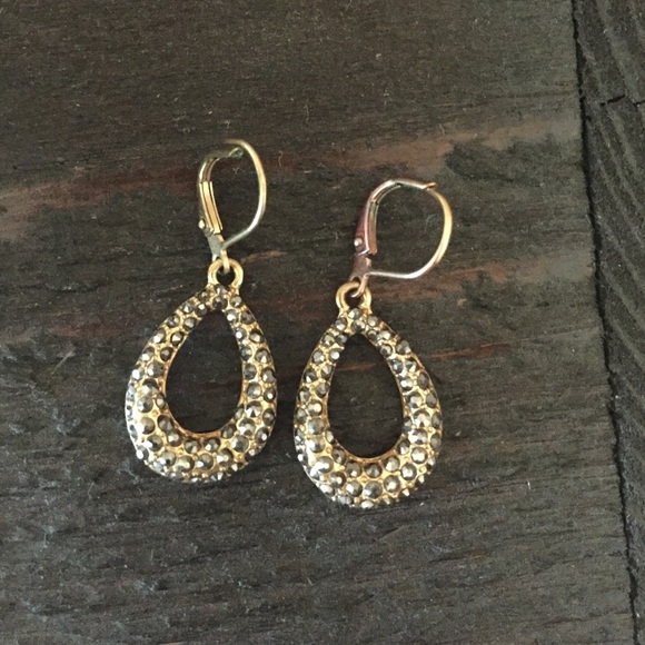 Kenneth Cole tear drop earrings