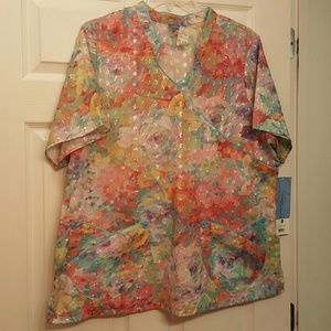 NWT Elan scrub top