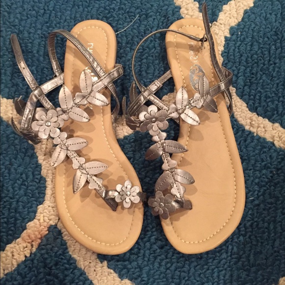 Rue21 flip flops