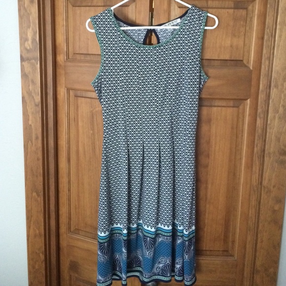 Very cute Max Studio dress. Size M
