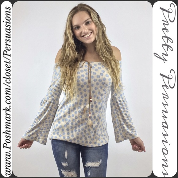 SALE‼️ Off Shoulder Bell Sleeve Polka Dot Top - Picture 3 of 5