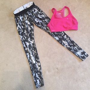 Nike Bundle. Leggings & Sports Bra