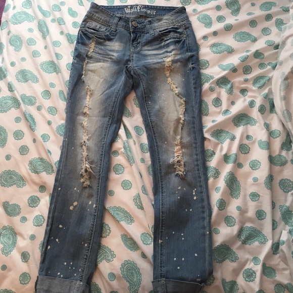 WALLFLOWER ripped jeans