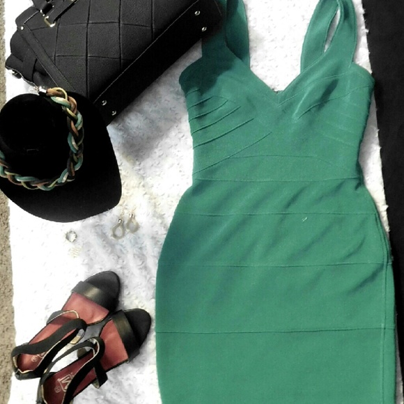 Tadashi Dresses & Skirts - Jade Green Tadashi Bandage Dress
