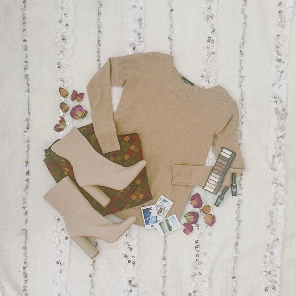 • Carmel Tan Minimalist Sweater •