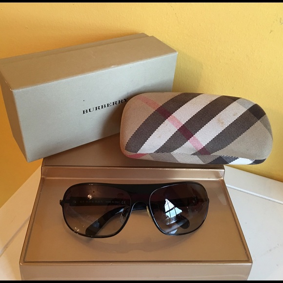 BURBERRY SUNGLASSES