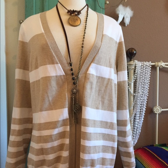 Beige & White Zip-Up Cardigan