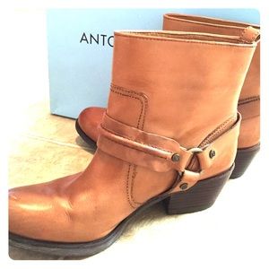 Antonio Melani tan ankle boots