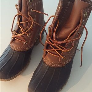 Like new brown bean boots