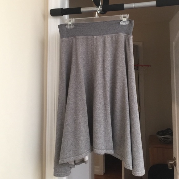 Hard tail skirt
