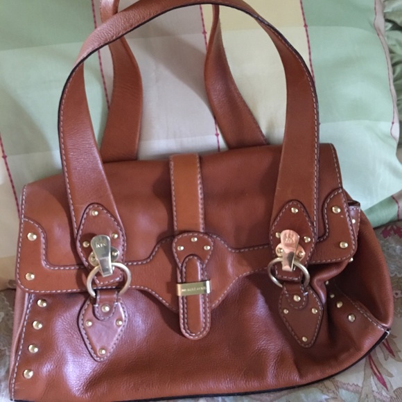 AUTHENTIC -Michael Kors leather handbag