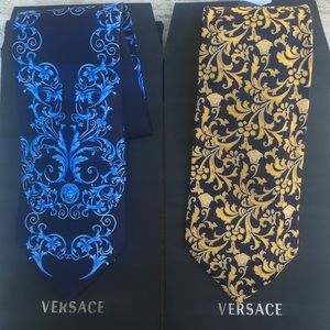 💚Sold 💚 Versace silk ties set