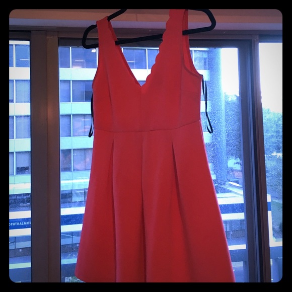 Pink wedding guest dress.