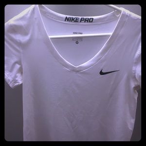 🎉SALE🎉NWOT Nike Tshirt