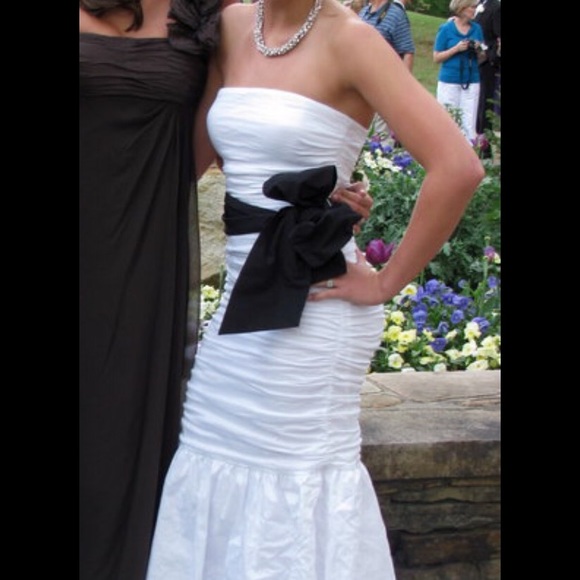 evening gown - Picture 1 of 4