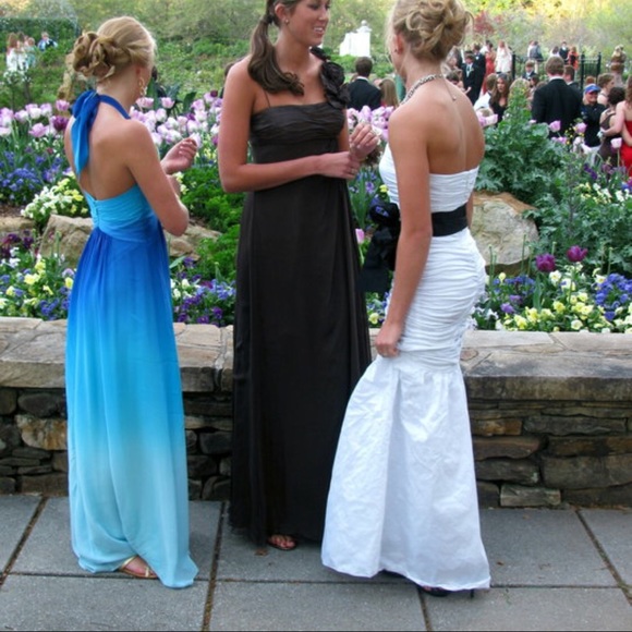 evening gown - Picture 3 of 4