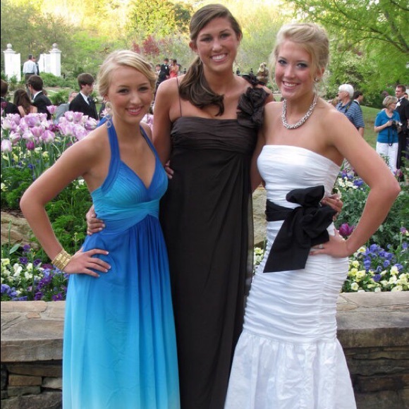 evening gown - Picture 4 of 4