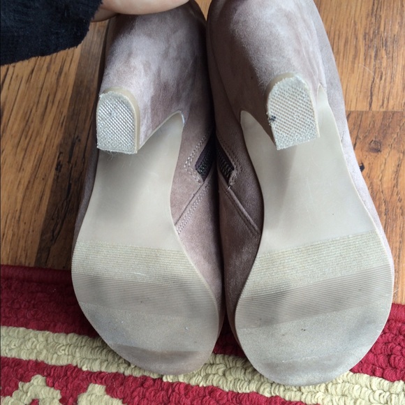 Beautiful suede taupe candies booties - Picture 3 of 4