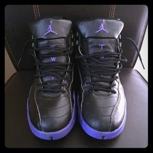 *SALE PENDING* Nike Air Jordan 12s sz 8.5 mens